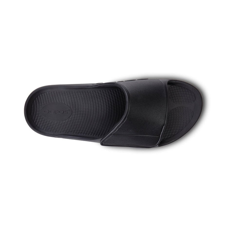 Oofos Ooahh Sport Flex Sandal - Matte Black 1550MATBLK slipperM4W6Edge on Street